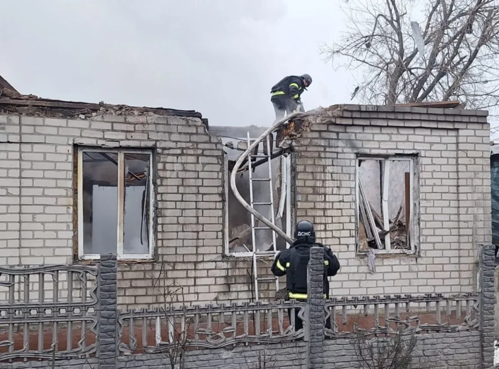 По Петропавлівці агресор поцілив FPV-дроном