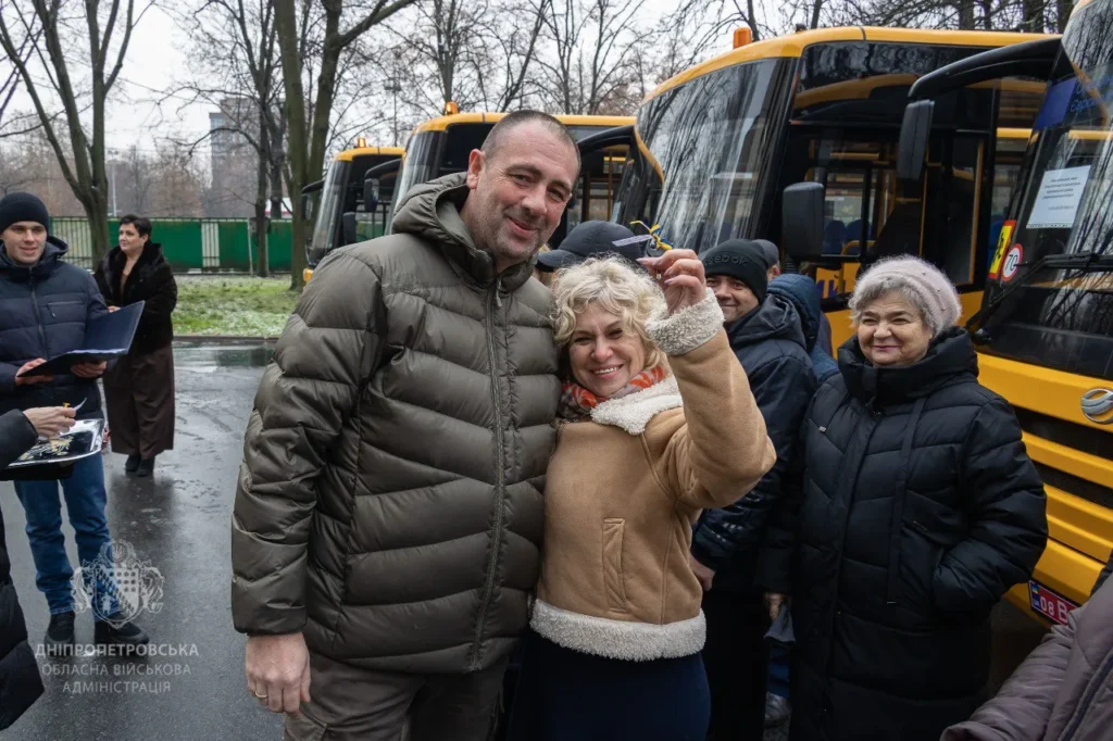 Одна з громад Павлоградщини отримала шкільний автобус