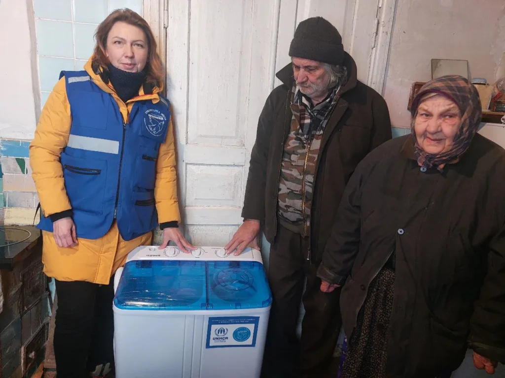 Благодійники допомогли родини ВПО придбати найнеобхідніші речі