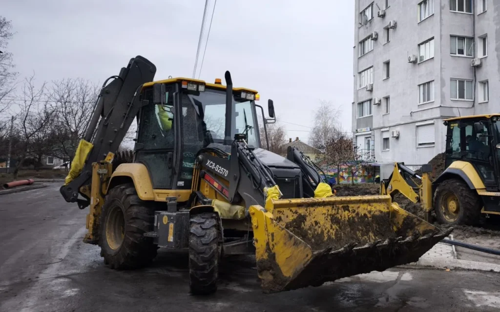 У «Павлоградводоканал» вже «служить» сучасний екскаватор-навантажувач