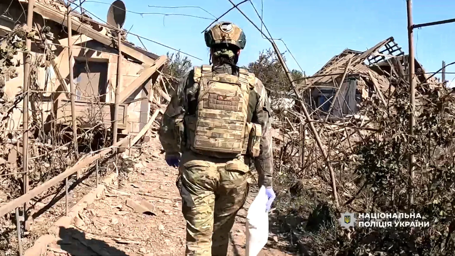 «Білі янголи» вивезли тіло з Синельниківщині та вкотре нагадали людям про евакуацію