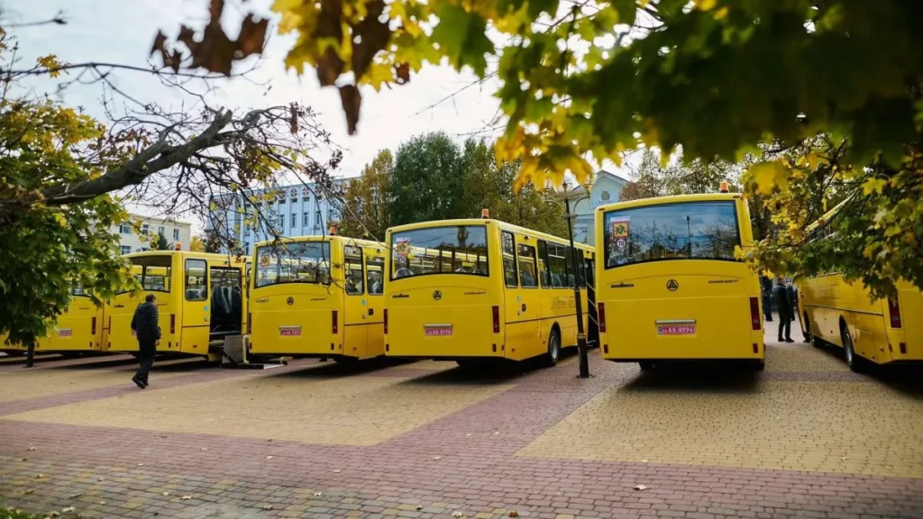 В Павлограді з 2 червня автобуси курсуватимуть за новими графіками
