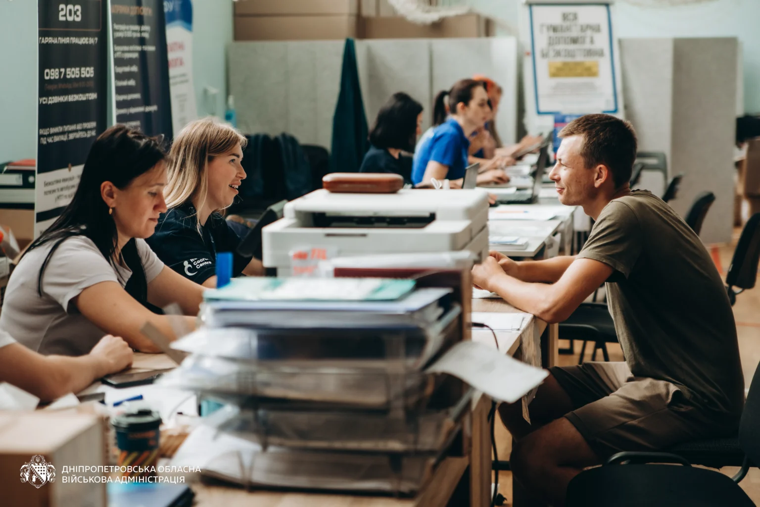 «Життя в трьох сумках помістилося»: як працюють транзитні центри на Дніпропетровщині (ФОТО, ВІДЕО)