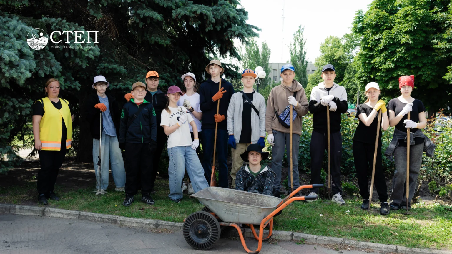 Літня робота для школярів: як у Павлограді діє міська програма працевлаштування (ВІДЕО, ФОТО)