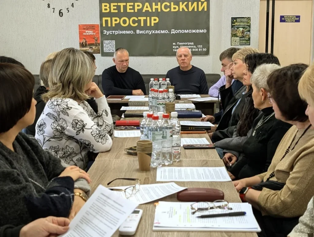 У Павлограді обговорили порядок розміщення портретів загиблих Захисників і Захисниць на Меморіалі Героїв